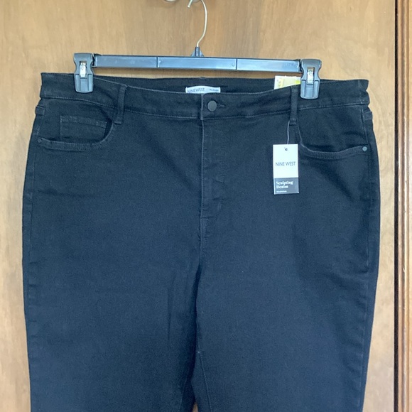 Relisted Nine West black high rise slim straight jean with sculpting denim 20W - Picture 9 of 17